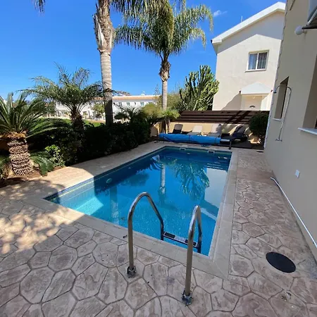 Marianna With Heated Pool *