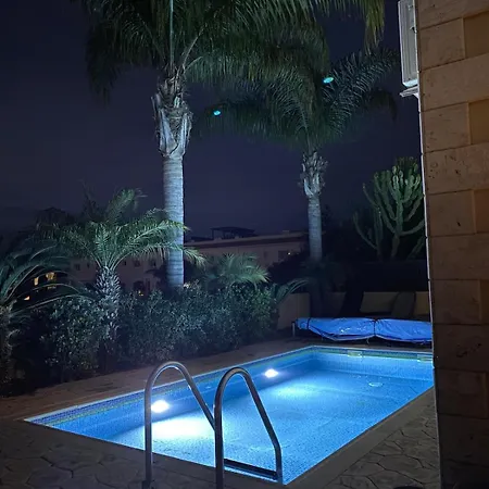 Marianna With Heated Pool Protaras