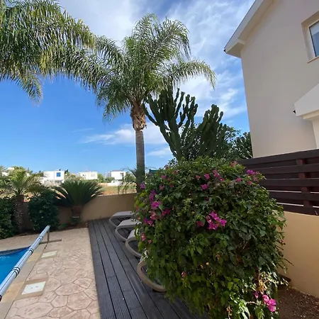 Marianna With Heated Pool Villa