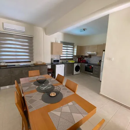 Marianna With Heated Pool Villa *